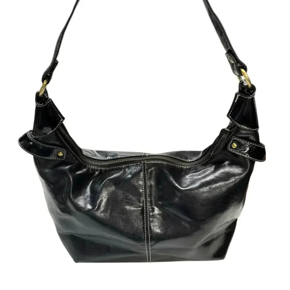Rare Coach Patent leather crescent shaped retro should bag - Picture 4 of 16